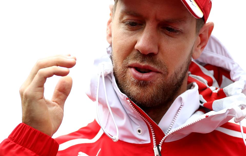 Sebastian Vettel alla parata pre-GP. Getty